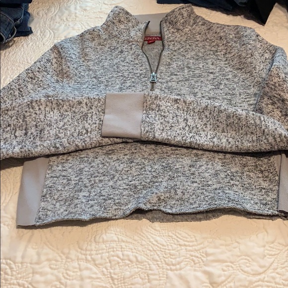 2 Sweaters - Picture 4 of 12